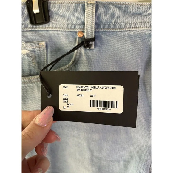 PAIGE NWT Women's Noella Cutoff Shrt Cvrd Btnfly Size 32 Light Denim - Picture 4 of 9